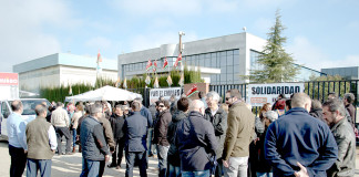 Desayuno solidario para los trabajadores de Extruperfil Desayuno solidario