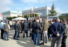 La Policía detiene a seis trabajadores de Extruperfil Extruperfil