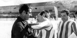 Alfonso ‘Pocopelo’ recibe un homenaje de sus amigos del Dos Hermanas Alfonso 'Pocopelo'