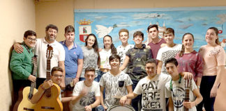 En el Carnaval de Cádiz participan tres agrupaciones nazarenas tres agrupaciones nazarenas