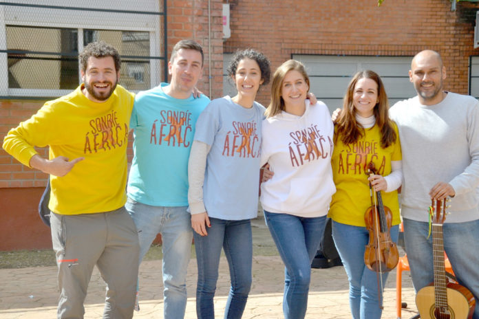 Baile-por-Africa-(154) Un grupo de profesores nazarenos
