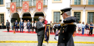 El Alcalde impone la corbata de la ciudad a la Policía Nacional Policía Nacional