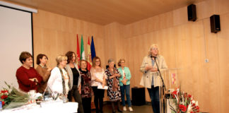 Homenaje de las asociaciones de mujeres a María Antonia Naharro María Antonia Naharro