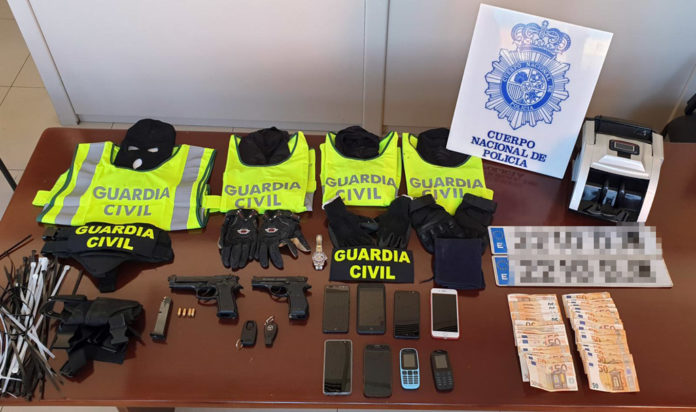 simulaban-guardiaciviles simulaban ser guardias civiles