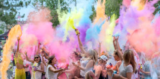 Mañana se podrá recoger el pack Holi Colours en la plaza del Arenal pack Holi Colours