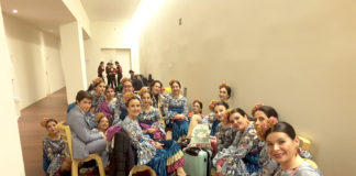 El Ballet de Laura Salas reparte huchas para poder bailar en Roma Ballet de Laura Salas