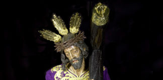 Túnica bordada para el Señor de Pasión en su Estación de Penitencia Señor de Pasión