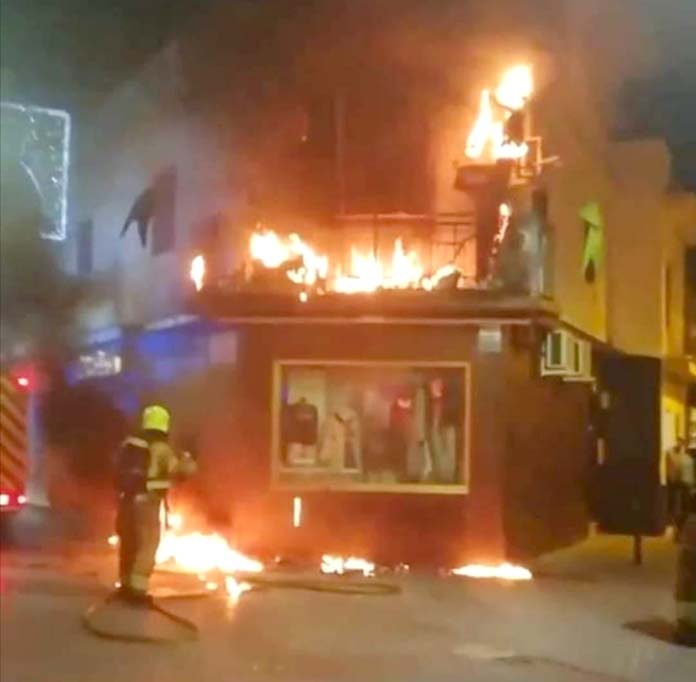 foto-incendio-bomberos Aladdín de Casalandia