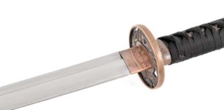 Detenidos por usar una katana para agredir a un hombre katana