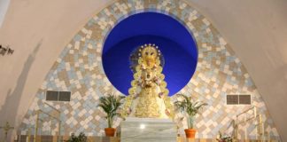 La Virgen del Rocío procesiona el viernes por primera vez a Santa Ana La Virgen del Rocío
