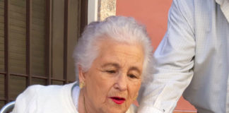 Juana González no olvidará su 85 cumpleaños celebrado por sus vecinos Juana González Muñoz