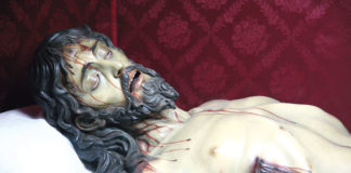 Sobre las tradiciones del Santo Entierro, muy especialmente las pascuales Santo Entierro