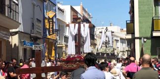 Cruz de Mayo solidaria de la hermandad de Oración en el Huerto Cruz de Mayo