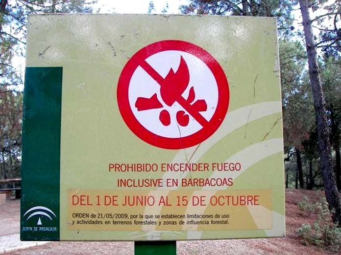 cartel-prohibido-barbacoas barbacoas