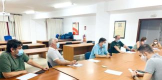 Concentración a las puertas de Alueuropa contra la represión sindical Alueuropa