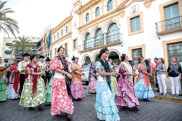 desfile-archivo-coros-y-danzas Jornadas Folclóricas Nazarenas