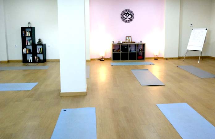 foto-centro-clase-yoga Actividades terapéuticas