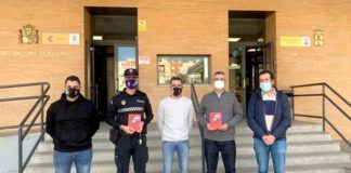 La LGTBIfobia cuenta con una guía que ya tiene la Policía Local LGTBIfobia