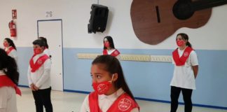 «Covidllancico» del Valme Coronada para felicitar las fiestas navideñas