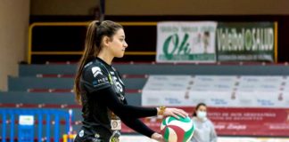 Alba Ortiz, capitana del Voleibol Esquimo juvenil, habla al ser Campeonas de Andalucía Alba Ortiz Carmona
