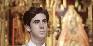 Javier Camuñez, un joven nazareno que sueña con ser torero Javier Camuñez