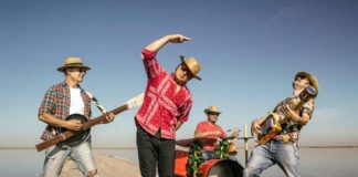 Pepe Begines es el vocalista de «No me pises que llevo chanclas» Pepe Begines