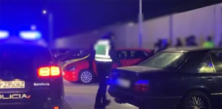 La Policía frena una carrera ilegal de coches en el Polígono La Isla carrera ilegal de coches