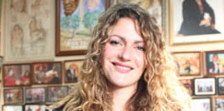 “Al cantar una saeta, te quedas sola ante Él. Sólo escuchas los latidos de tu corazón“ saeta
