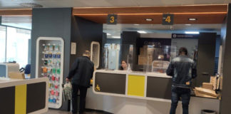 Correos abre todo el fin de semana para facilitar el voto por correo Correos