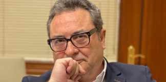 Manuel Alcocer diseñó la papelera ecológica «low cost» Manuel Alcocer
