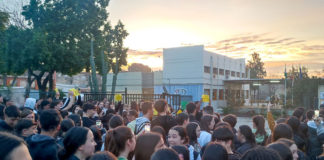 Concentración para pedir a la Junta la mejora de los institutos Concentración