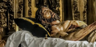 Santo Entierro saldrá con la candelería de la Virgen restaurada Santo Entierro