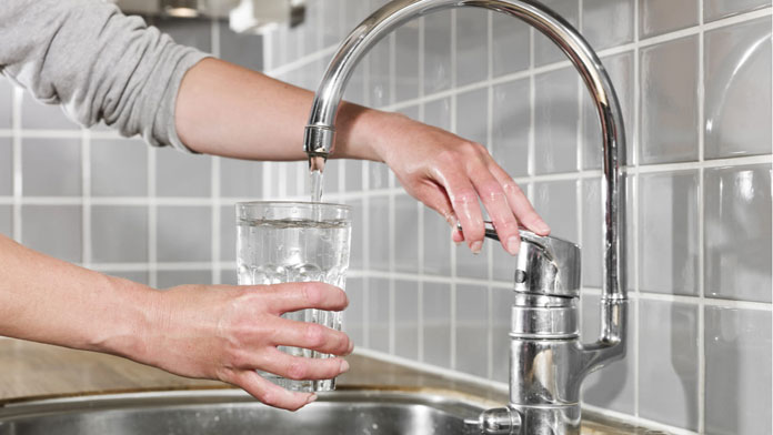 agua-potable-grifo Emasesa