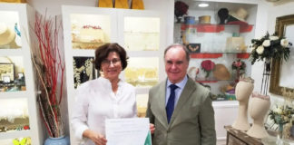Manuela de los Santos recibe la Carta de Maestra Artesana Manuela de los Santos
