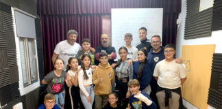 ‘Aligera que llegamos tarde (Los estresaítos)’ actúa en el Falla Aligera que llegamos tarde (Los estresaítos)