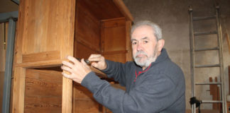 “Por las noches me despierto, cojo una libreta y empiezo a diseñar muebles” Ernesto Parrado