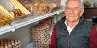 Luis Rivas: “Un día me compré 33 pollitas, empecé a vender huevos… y hasta hoy” Luis Rivas