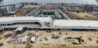 El Centro Comercial de Entrenúcleos abrirá en septiembre Entrenasas