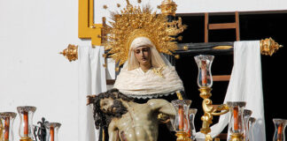 Amargura estrena la parihuela y los faldones del paso Amargura