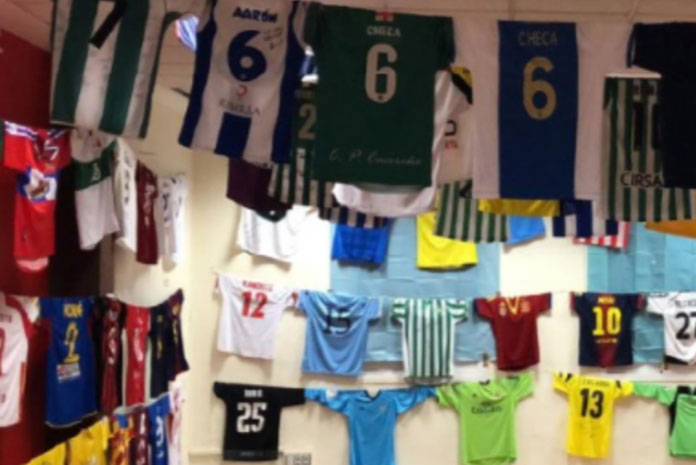 exposicion-camisetas Club Las Portadas