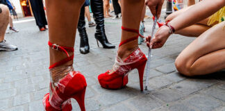 La ciudad estrena su primera Carrera de Tacones Carrera de Tacones del Orgullo en Dos Hermanas