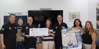 La Policía Nacional dona 8.879 euros a AFA Dos Hermanas Policía Nacional dona a AFA Dos Hermanas