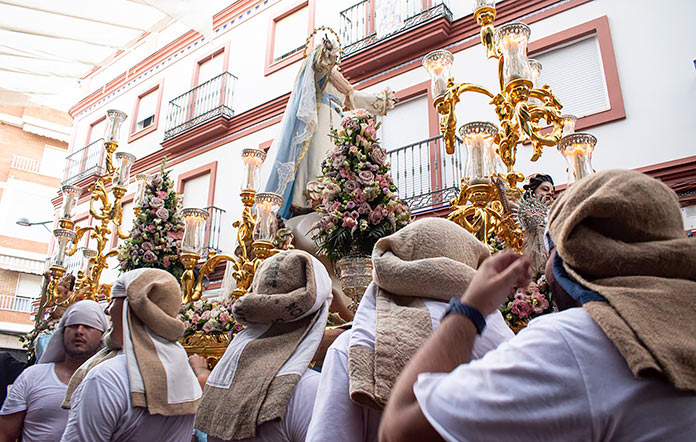 asuncion-costaleros cultos de la Asunción en Dos Hermanas