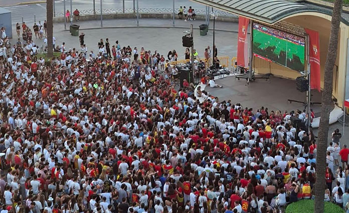 pantalla-gigante-mundial-arenal pantalla gigante España Bélgica Dos Hermanas