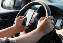 La DGT vigila las distracciones al volante distracciones al volante en Andalucía